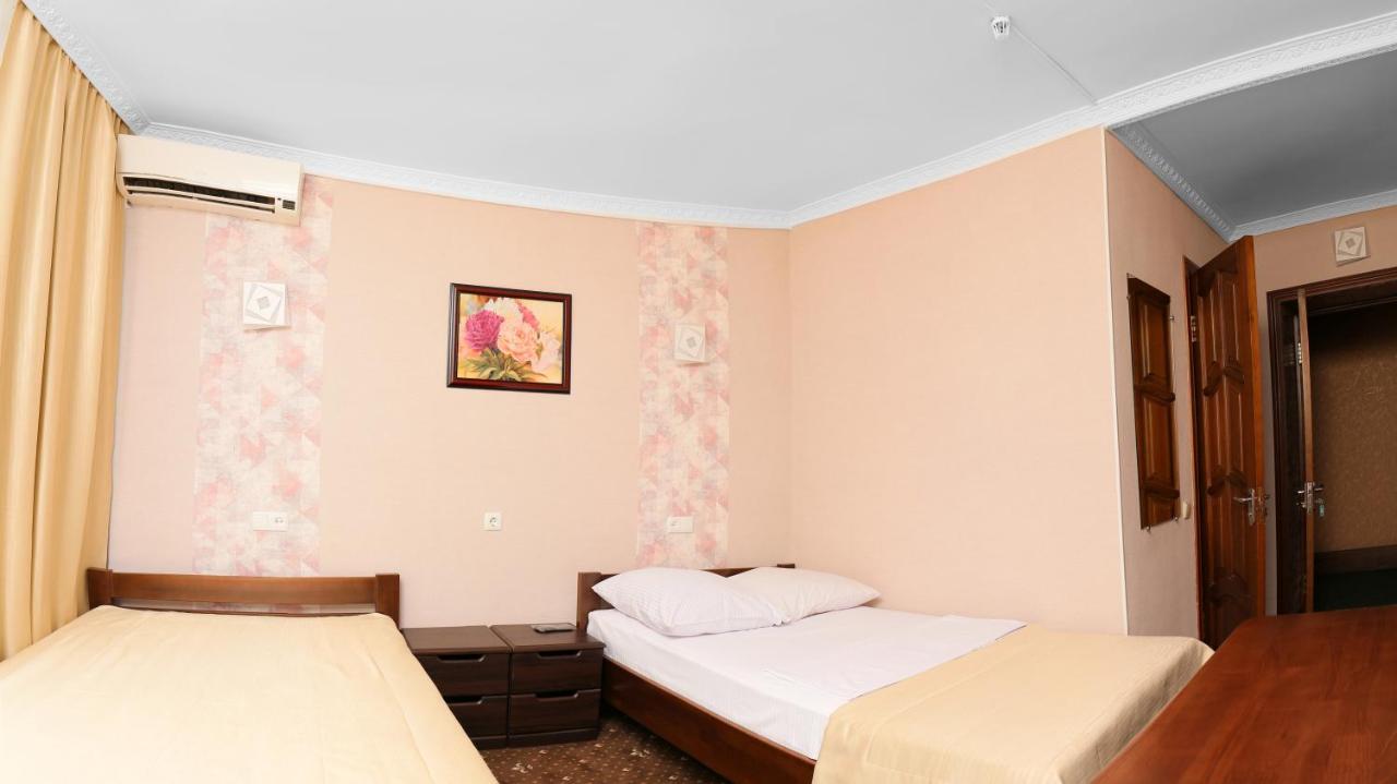 Green City Hotel Mykolaiv Exterior photo